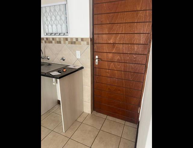 2 BEDROOM TOWNHOUSE FOR SALE IN BRENTWOOD